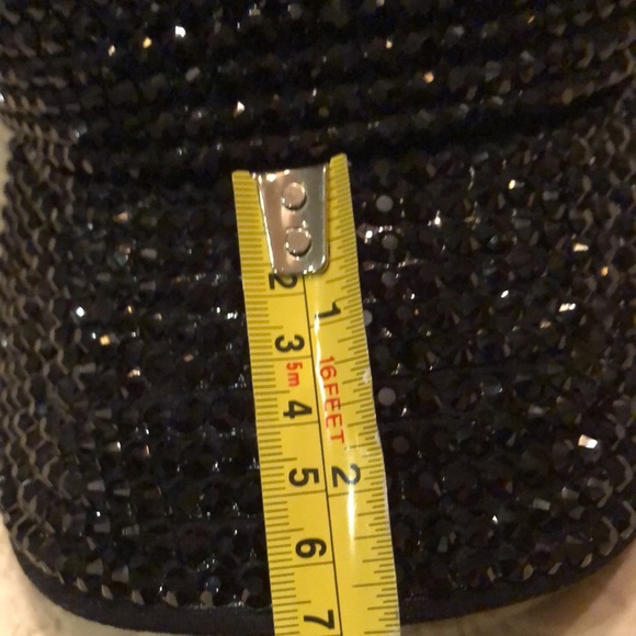 🧢Sparkle Faceted Black Acrylic Stones front, pain back, snap close extender. - Picture 8 of 9